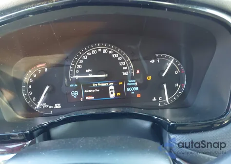 2017 Cadillac Xt5 Luxury из США, поврежденный, VIN 1GYKNDRS5HZ318512